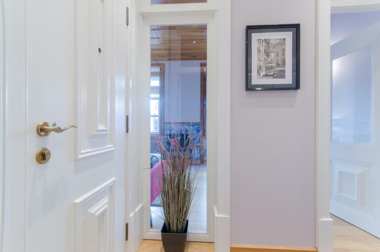 Baixa Downtown Fabulous And Sophisticate Apartment With Elevator 18Th Century Building Lisbon Bagian luar foto